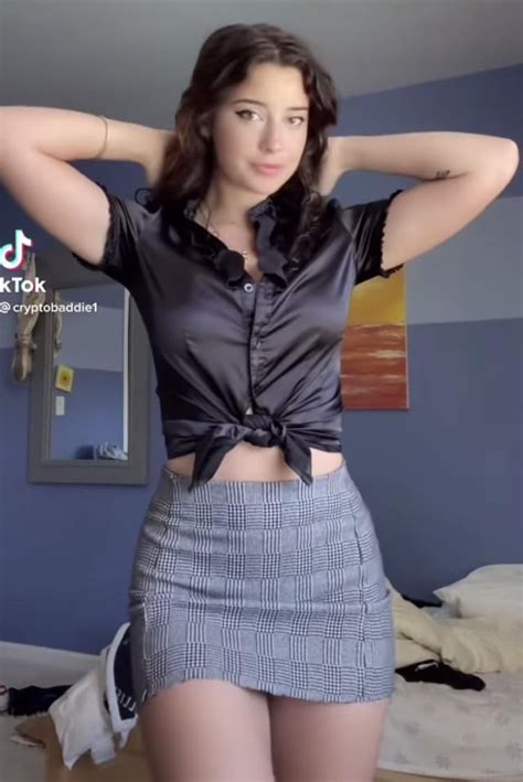 A place for all legal hotties and thotties on TikTok. . R tikthots